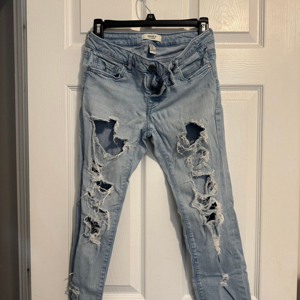 Forever 21 Ripped Jeans Size 27